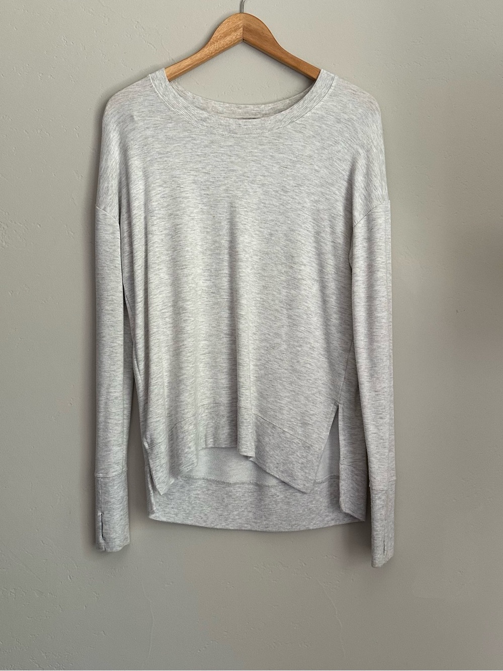 Athleta Light Gray Women's Long-Sleeve Knit Top